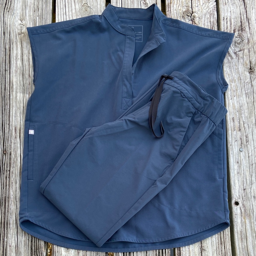 FIGS PRO Scrub Pants | Steel Blue Gray With Mandarin Top